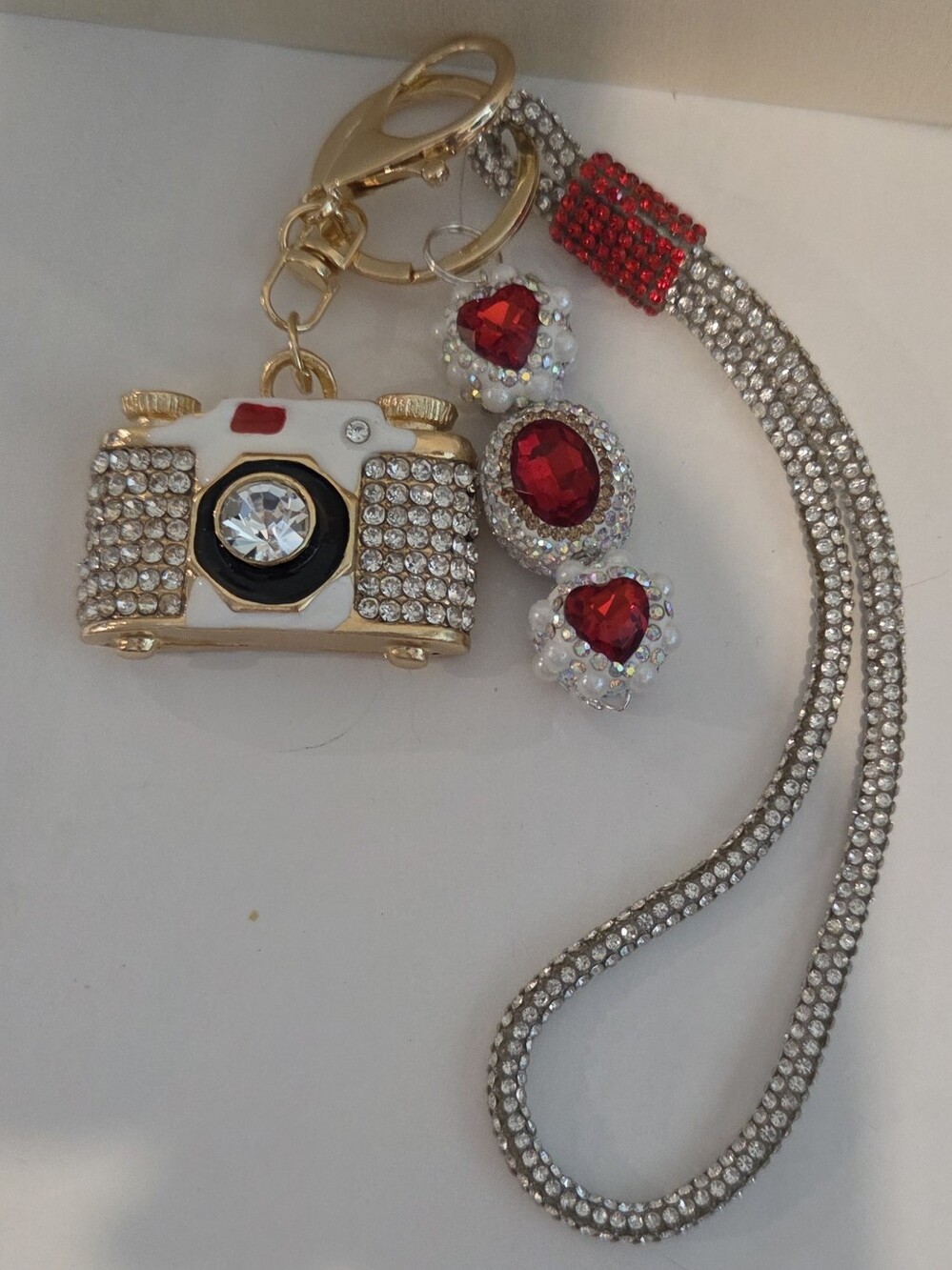 Vintage Style Rhinestone Camera Keyring ✨ Bag Charm with Glam Red Jewel Wristlet - Picture 3 of 15